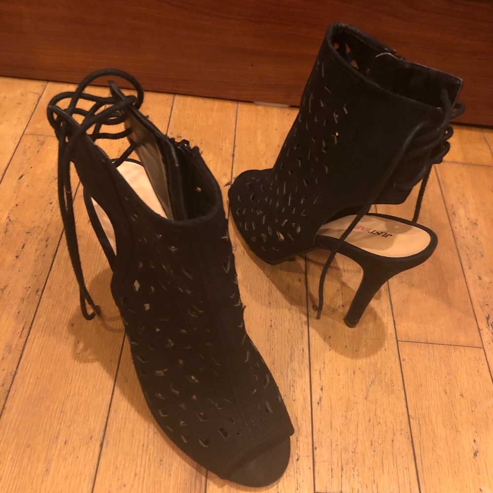 Peep Toe  - Lace Up Heels Black Size 10